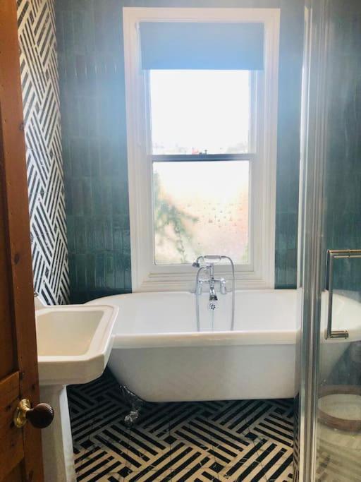 Llangollen Townhouse 4 Bedroom Экстерьер фото